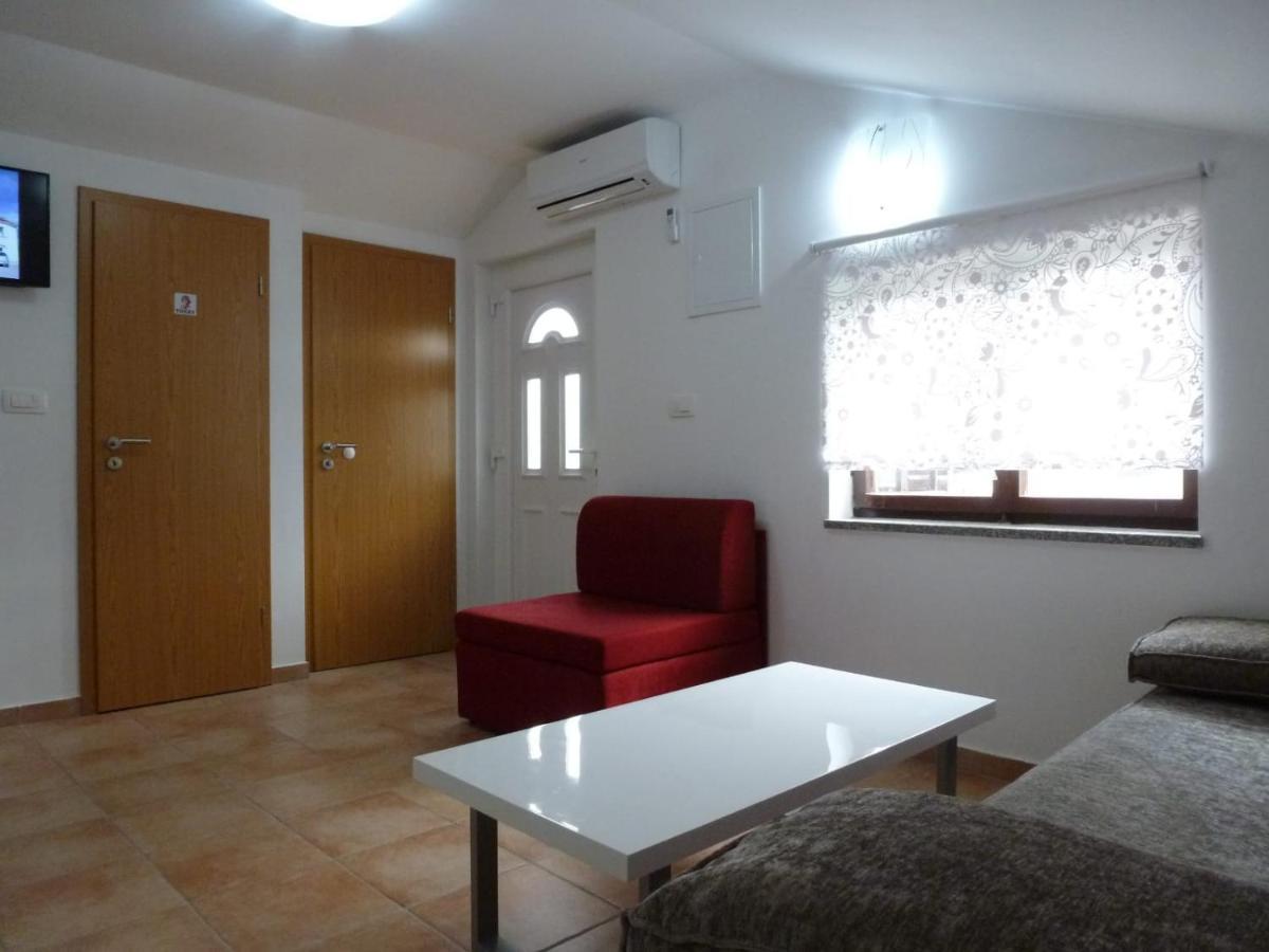Apartmani Veronika Нин Екстериор снимка